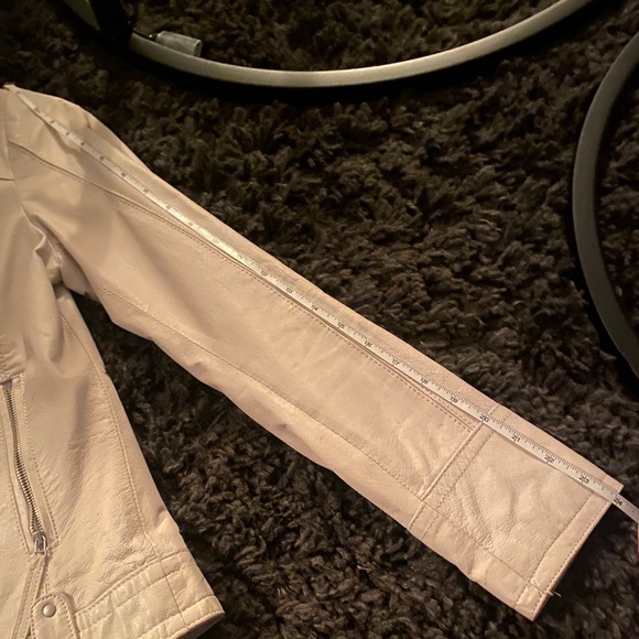 White leather jacket - Picture 7 of 9